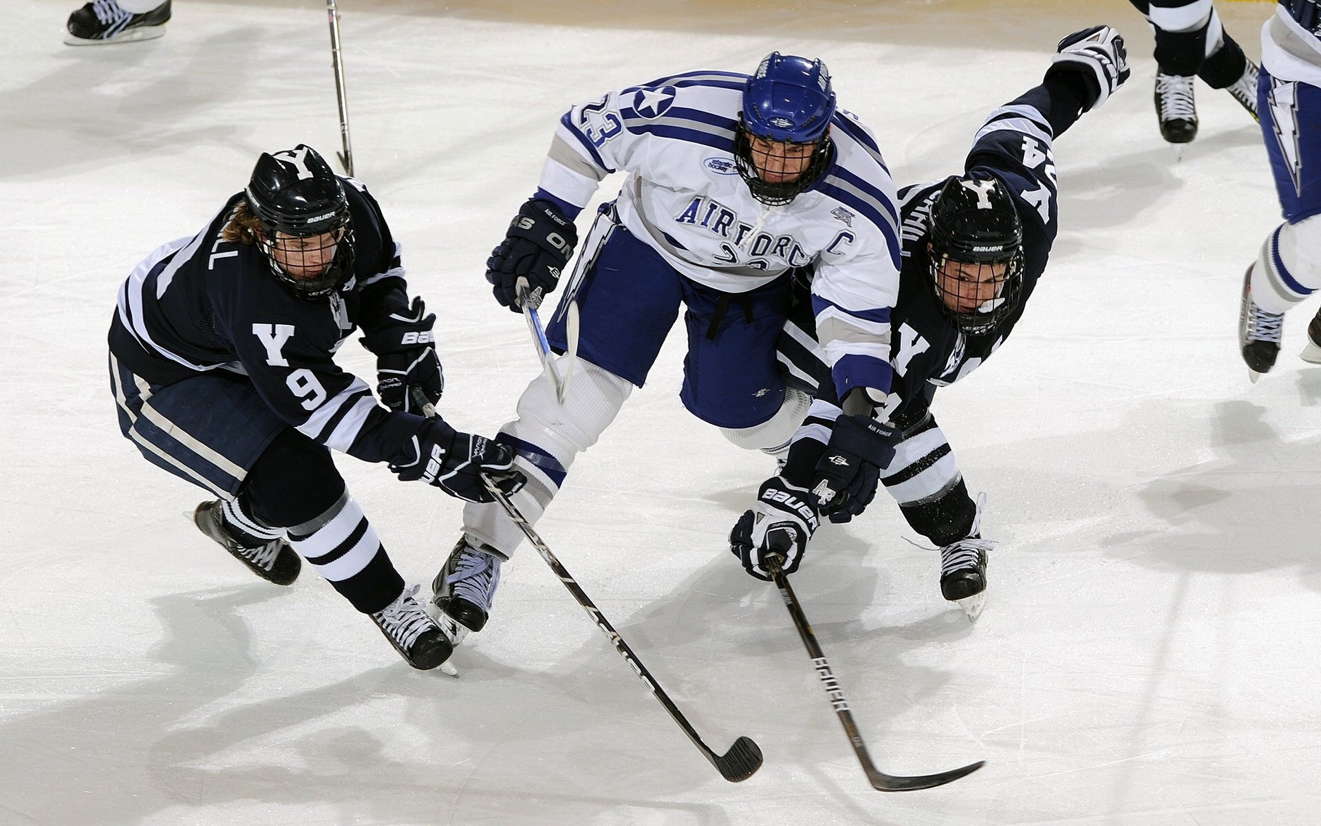 世界杯：卡塔尔首次亮相决赛圈 小组赛表现难掩经验不足